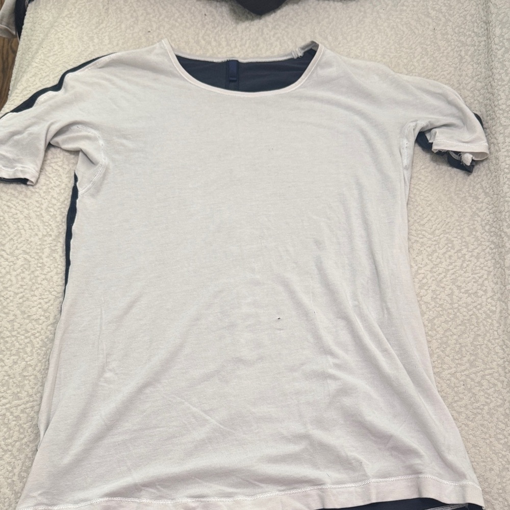Lululemon t-shirt